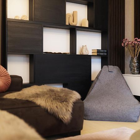 Rose Luxury Apartment & 24H Self Check-In With Private Parking Banská Bystrica Dış mekan fotoğraf
