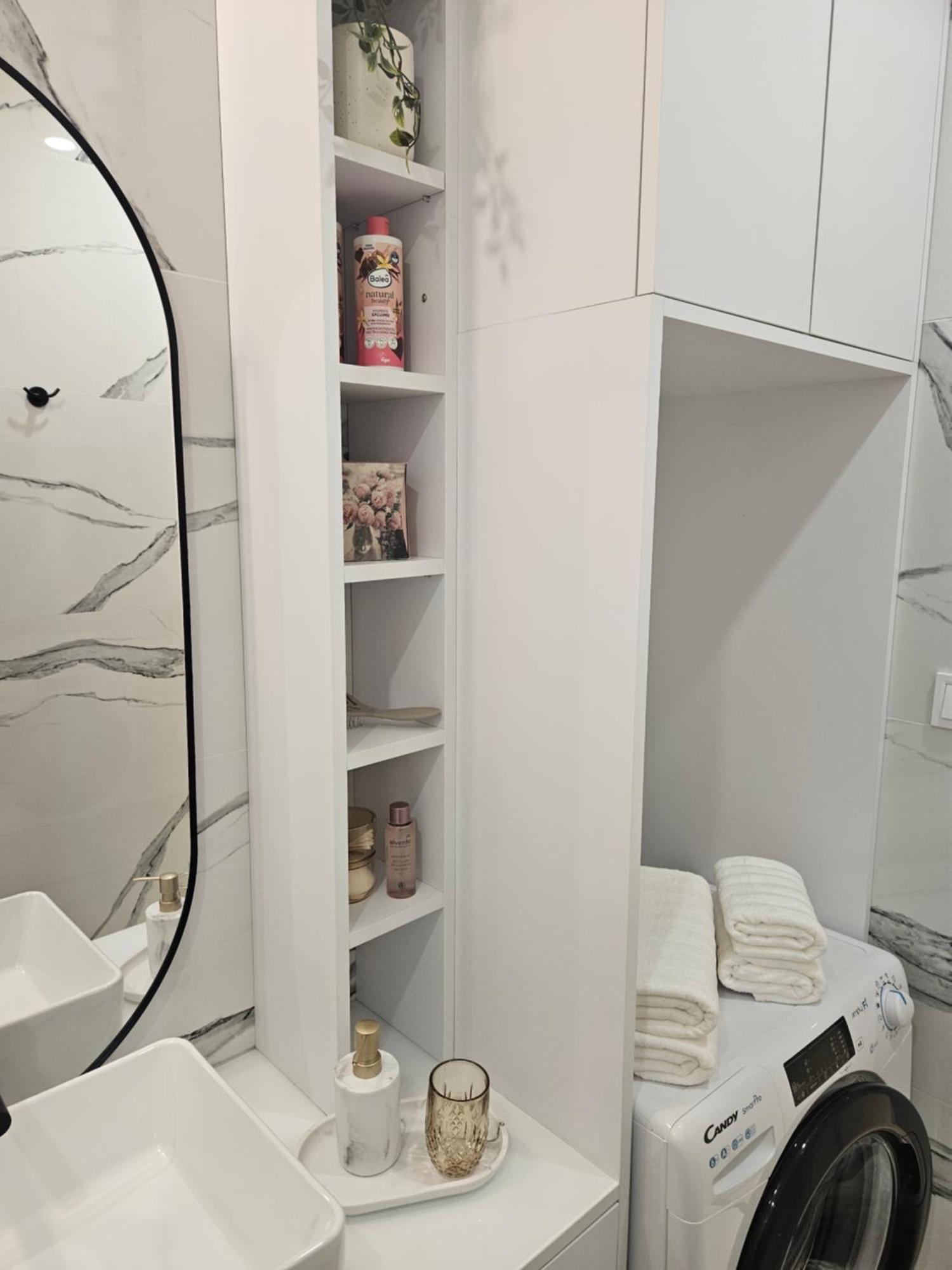 Rose Luxury Apartment & 24H Self Check-In With Private Parking Banská Bystrica Dış mekan fotoğraf