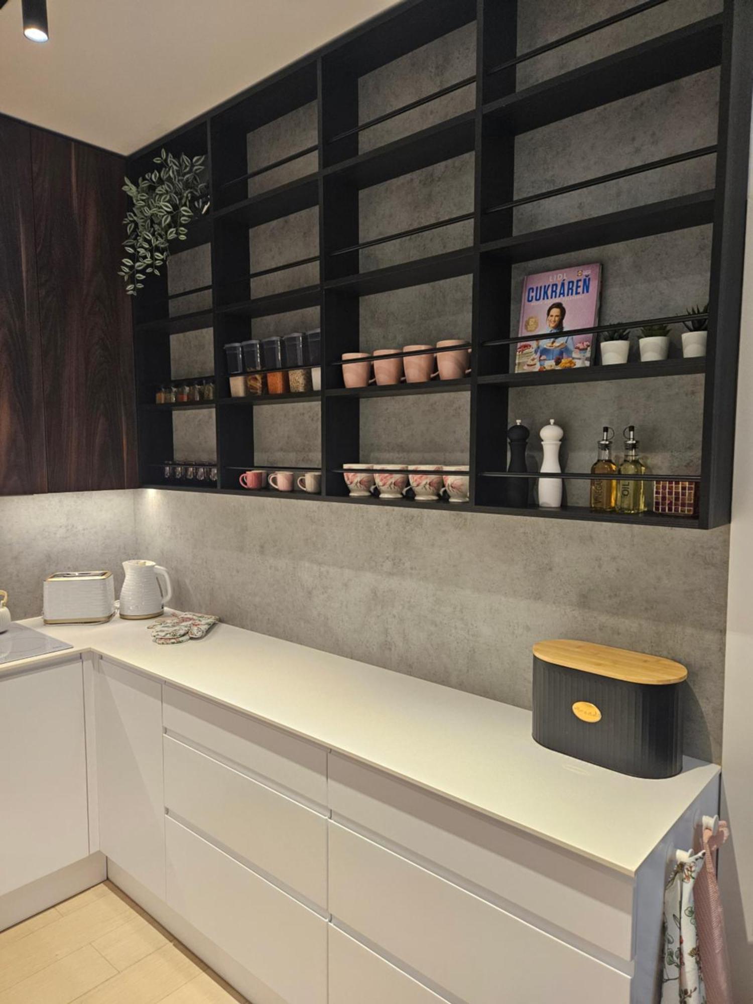 Rose Luxury Apartment & 24H Self Check-In With Private Parking Banská Bystrica Dış mekan fotoğraf