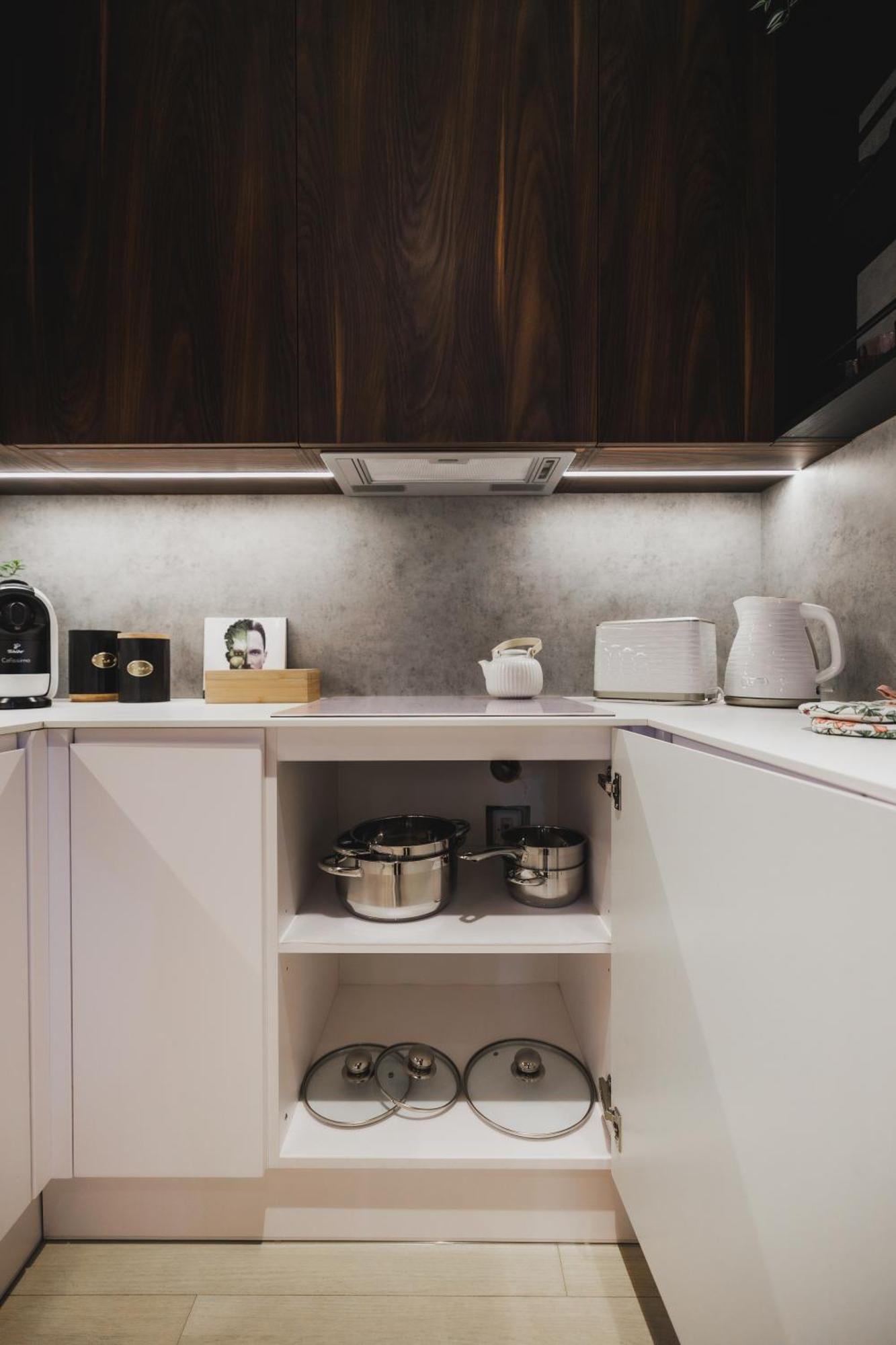 Rose Luxury Apartment & 24H Self Check-In With Private Parking Banská Bystrica Dış mekan fotoğraf