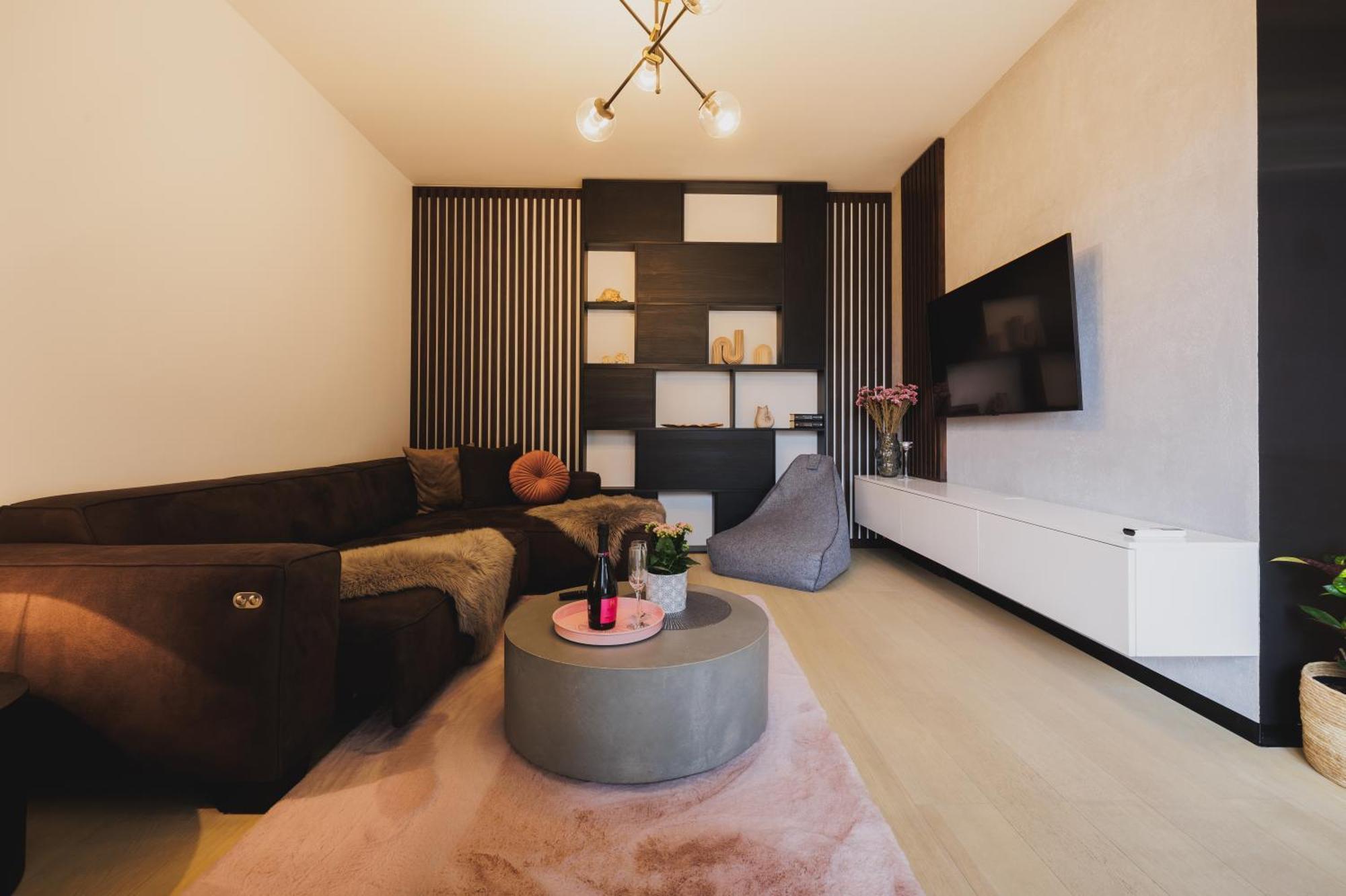 Rose Luxury Apartment & 24H Self Check-In With Private Parking Banská Bystrica Dış mekan fotoğraf